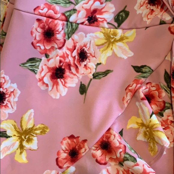 🔴 LAST 1️⃣ 🌸Pink Floral Fitted Dress🌸 - Picture 3 of 4